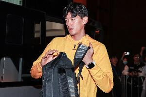 记者：国足状态不好能力与对手有差距，丢球和颜骏凌没啥关系