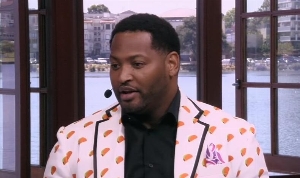 星空体育官网-霍里：来湖人打球让我成为小镇的明星 这对我来说意义非凡